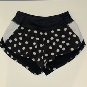 Outdoor Voices 2.5” Hudson Shorts